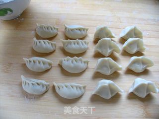 咬一口,满口香——三鲜虾仁水饺的做法步骤:12