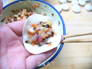 咬一口,满口香——三鲜虾仁水饺的做法步骤:10