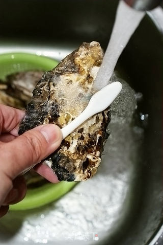 蒜蓉烤海蛎子的做法步骤:2
