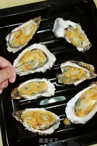 蒜蓉烤海蛎子的做法步骤:6