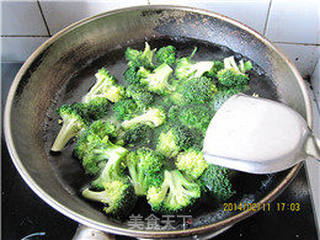 清肠小凉菜--蚝油凉拌西兰花的做法步骤:4