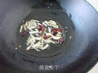 水腌菜炒西瓜皮的做法步骤:5