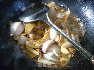 杏鲍菇炒洋葱的做法步骤：9