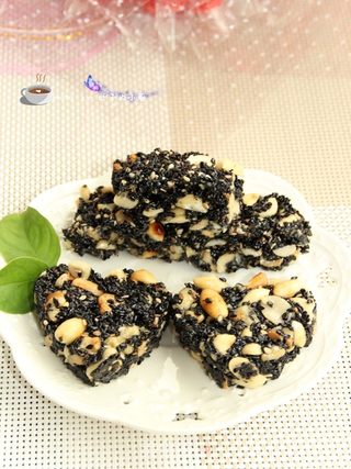 【元宵节遇上情人节】甜甜蜜蜜芝麻花生糖的做法步骤:11
