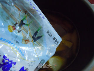【虫草花排骨淮山汤】---年夜第六道菜‘寿山福海’的做法步骤:7