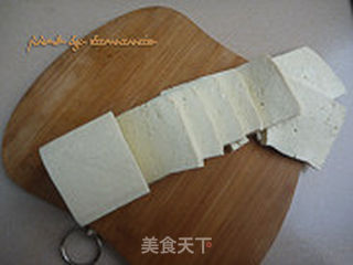 五花肉烧豆腐的做法步骤:2