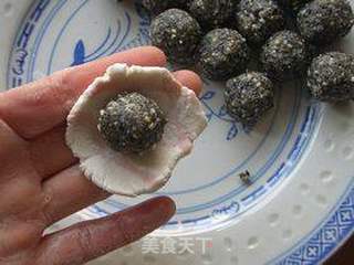 杏仁芝麻汤圆的做法步骤:8