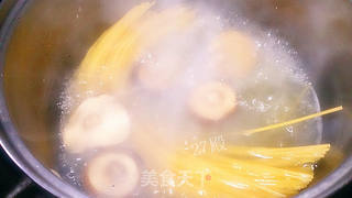 27的烹饪日记——剩菜华丽转身之“焗腊肠小鱼干意大利面”的做法步骤:4