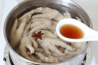 无骨鸡爪的做法步骤:4