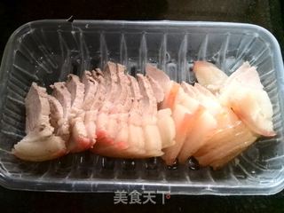 青椒莲白回锅肉的做法步骤:2