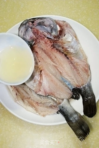 豆豉蒸腊鱼(附:用深海鱼腌制腊鱼的方法)的做法步骤:3