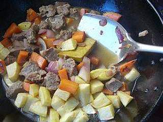 咖喱牛肉饭的做法步骤:11