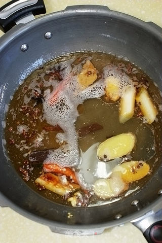 老少皆宜鲜美骨酥的带鱼罐头的做法步骤:4