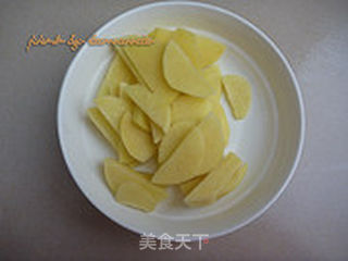 腊肠土豆的做法步骤:2