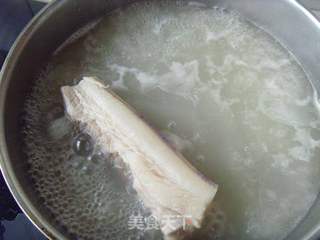 酸爽开胃---酸菜汆白肉的做法步骤:2