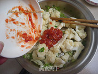 蒜蓉辣椒酱炒花菜的做法步骤:6