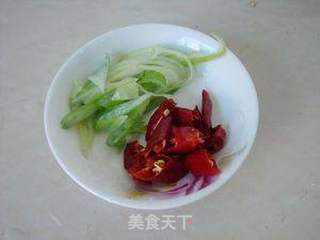 地瓜炒荷兰豆的做法步骤:3