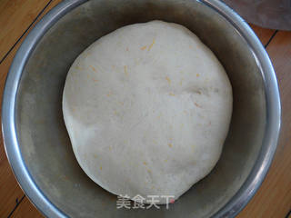 黄玫瑰花馒头的做法步骤:2