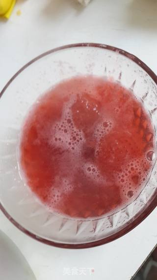 草莓奶昔的做法步骤:10