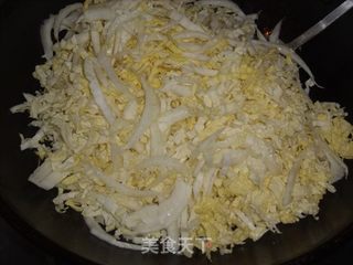 大白菜肉丝春卷的做法步骤：4