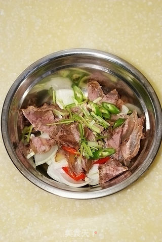 家常凉拌卤牛腱子肉的做法步骤:3
