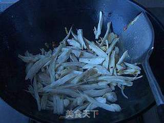 洋葱杏鲍菇炒牛筋的做法步骤:3
