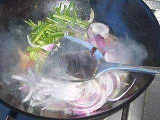 洋葱杏鲍菇炒牛筋的做法步骤:8