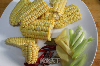 腔骨炖玉米的做法步骤:3