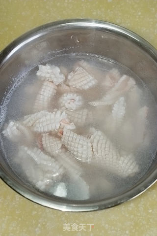 柱候酱爆鱿鱼花的做法步骤：3