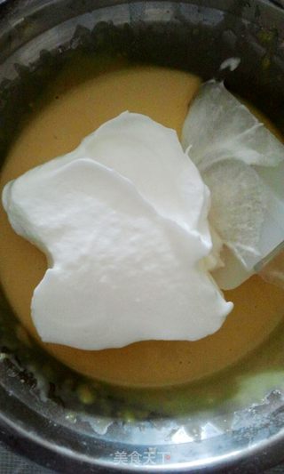 戚风蛋糕(6寸)的做法步骤:13