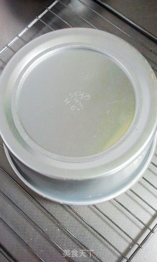 戚风蛋糕(6寸)的做法步骤:17