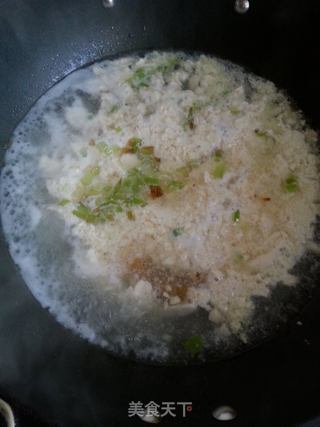 蛋黄虾仁豆腐羹的做法步骤:4