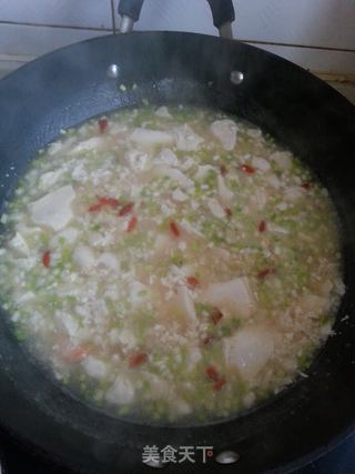 蛋黄虾仁豆腐羹的做法步骤:8