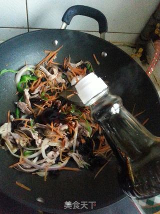 小炒鸭腿肉的做法步骤:6