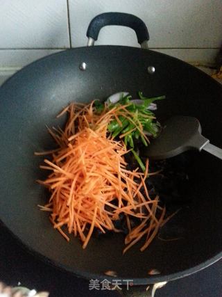 小炒鸭腿肉的做法步骤:4