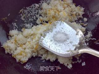 瑶柱蛋炒饭的做法步骤:3