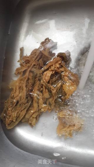 梅干菜烧五花肉的做法步骤:3
