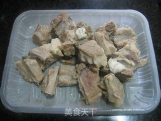 香菇烧排骨的做法步骤：1