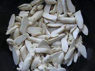 腊猪脸炒杏鲍菇的做法步骤:6