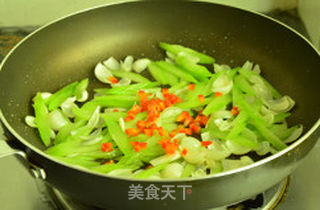 西芹百合的做法步骤:6