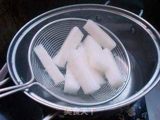 素烧萝卜的做法步骤:2
