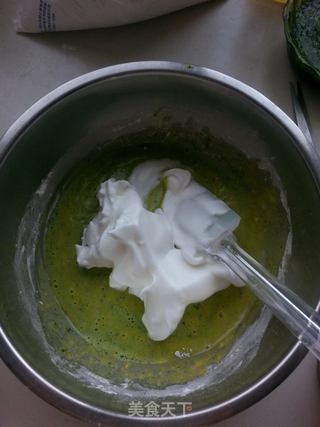 肉松菠菜蛋糕卷的做法步骤:14