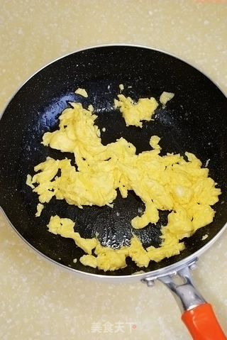 韭黄炒虾爬子肉的做法步骤:3