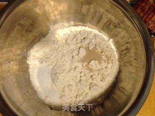 芝士熏肉披萨的做法步骤:7