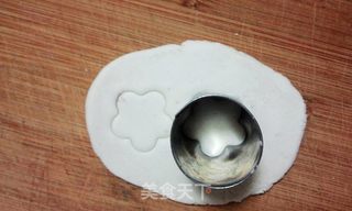 花朵紫薯饼~~~~女人如花的做法步骤:7