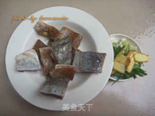 煎烧腊鱼块的做法步骤:2