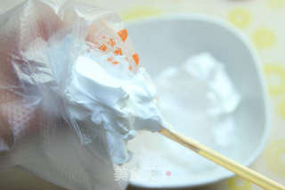五彩推推乐小蛋糕——风靡欧美Cake Push Pops(高、大、上)的做法步骤:5