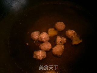 咖喱肉丸的做法步骤：2
