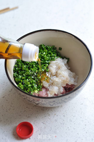 鲜虾肉馄饨的做法步骤:4