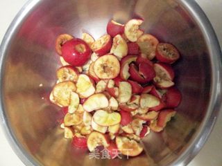 开胃山楂汤--媲美西安小贾的山楂汤的做法步骤:2